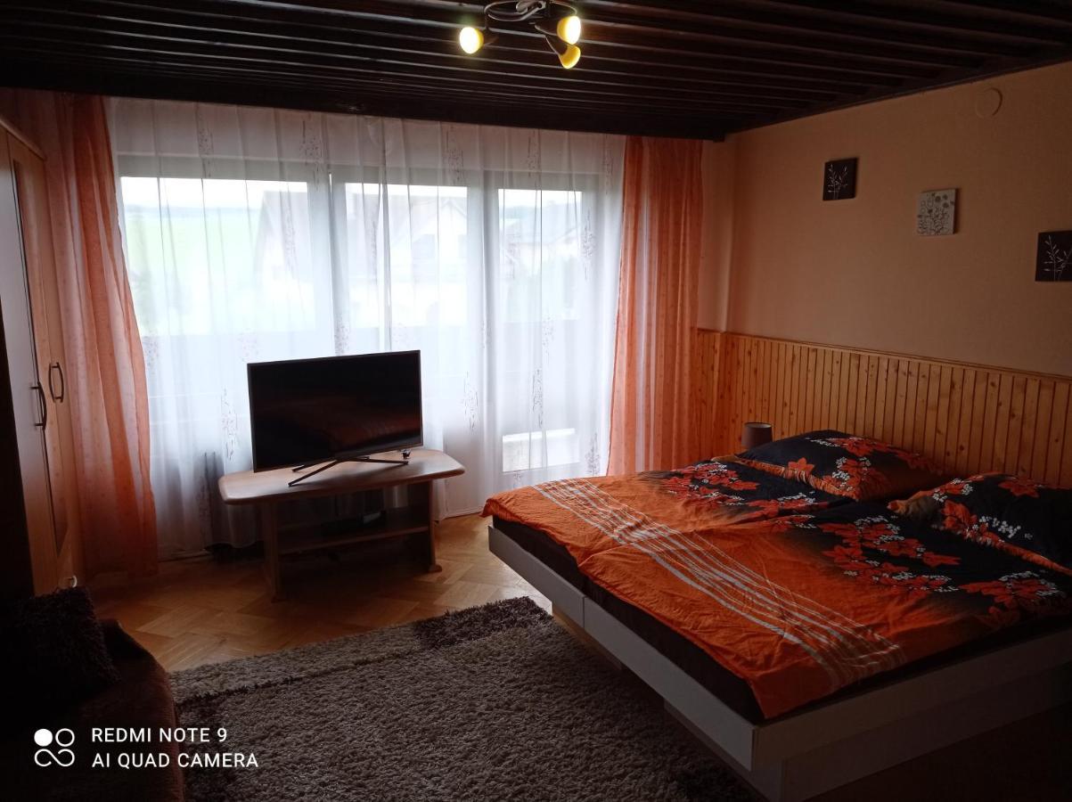 Отель Penzion Sarka Штрба Экстерьер фото